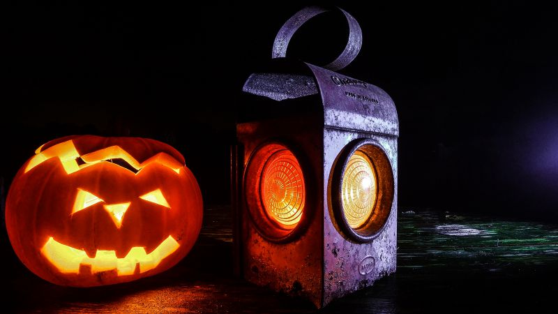 Foto “Halloween pumpkin & lantern” von Skitter